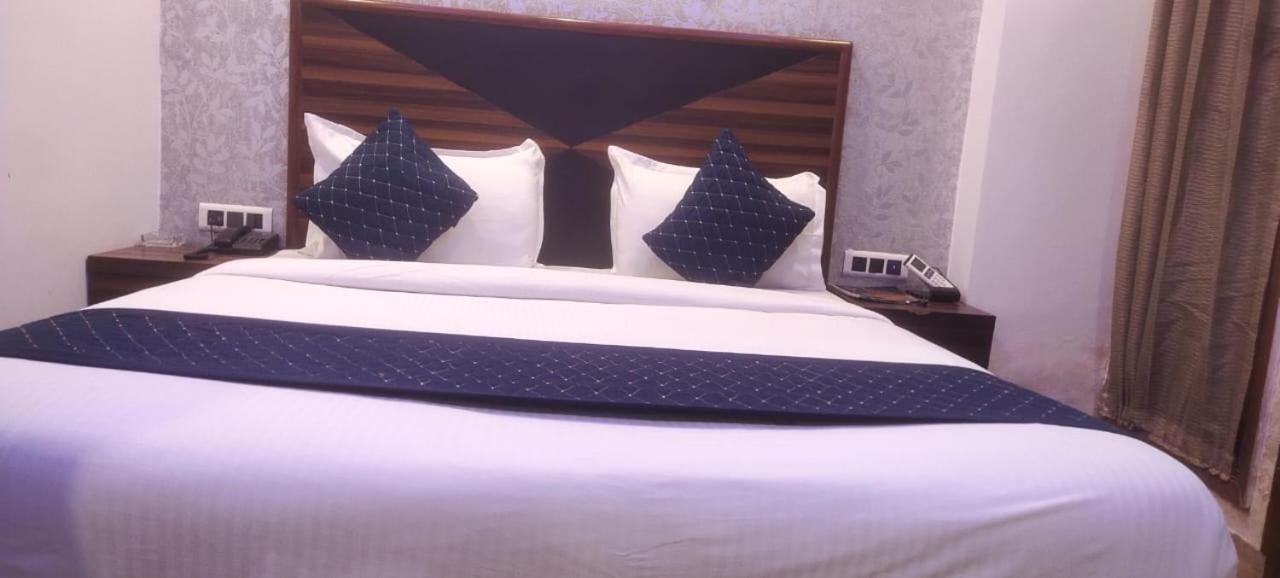 Hotel Plaza International Near Delhi Airport นิวเดลี ภายนอก รูปภาพ