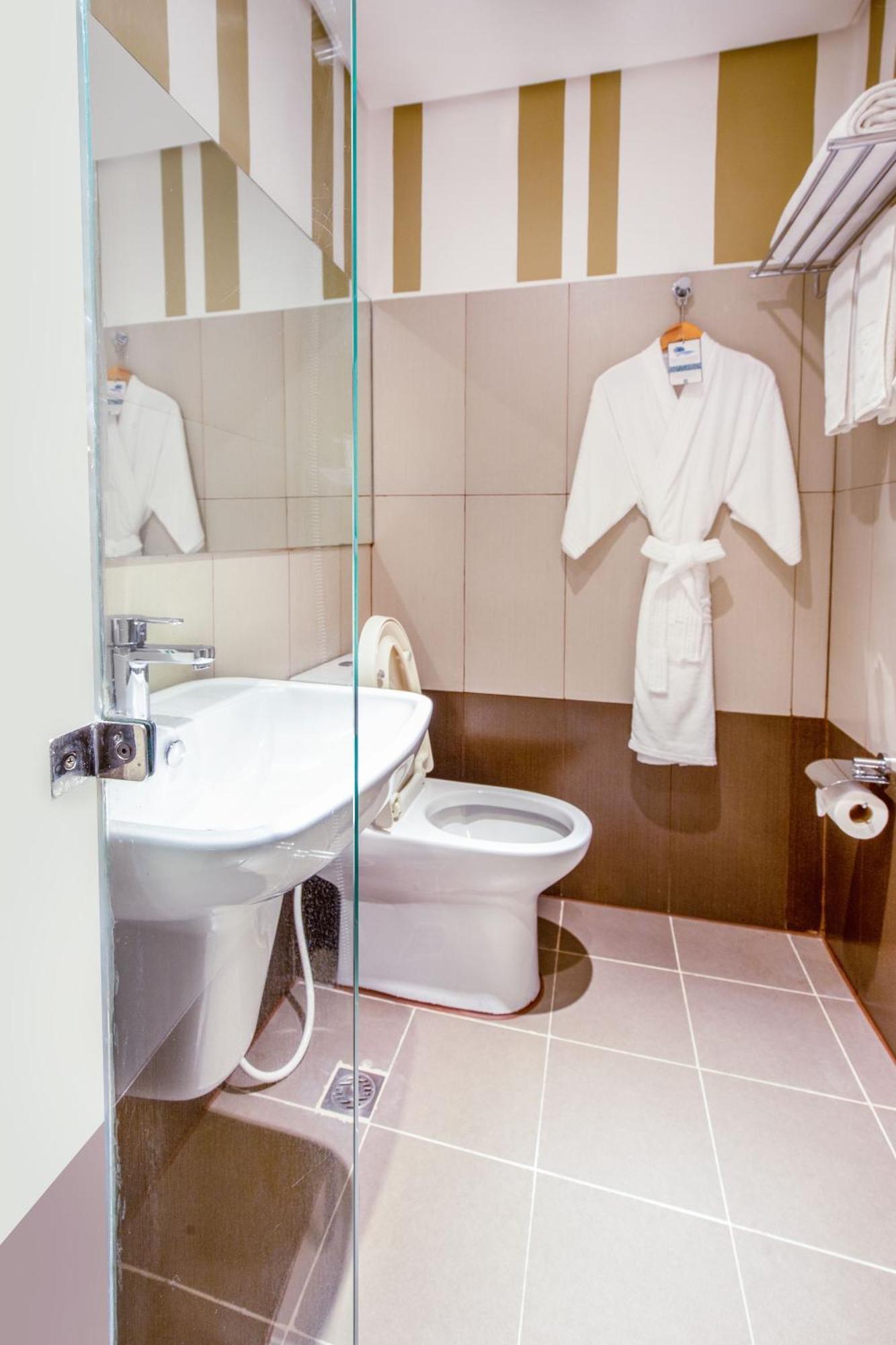 Hotel Plaza International Near Delhi Airport นิวเดลี ภายนอก รูปภาพ